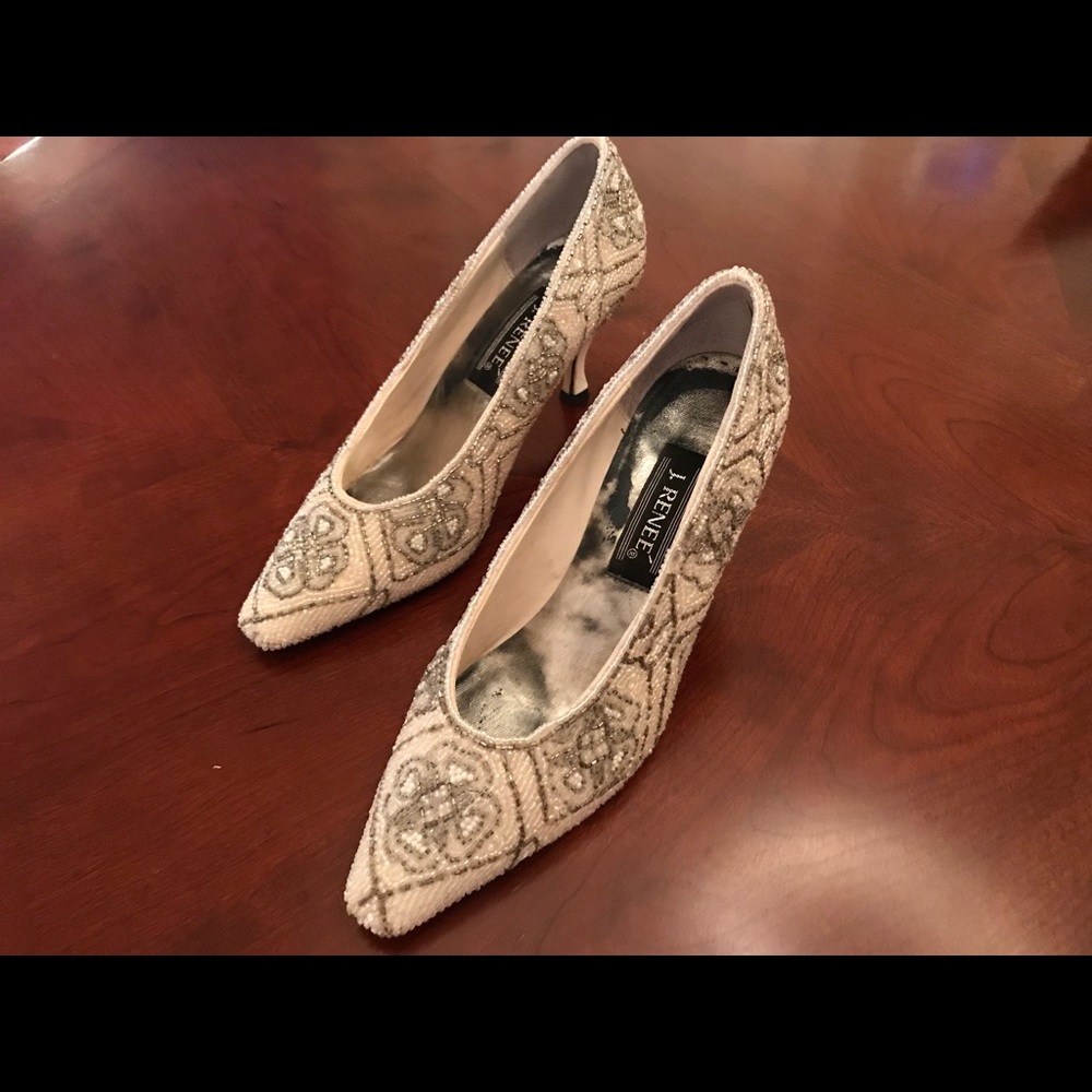 J. Renee White/Silver Beaded Dress Shoes. Size 7.5